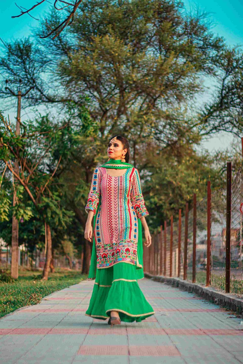 why-is-the-georgette-suit-a-stylish-way-to-wear-traditional-indian-wear-640c8b379716f.jpg